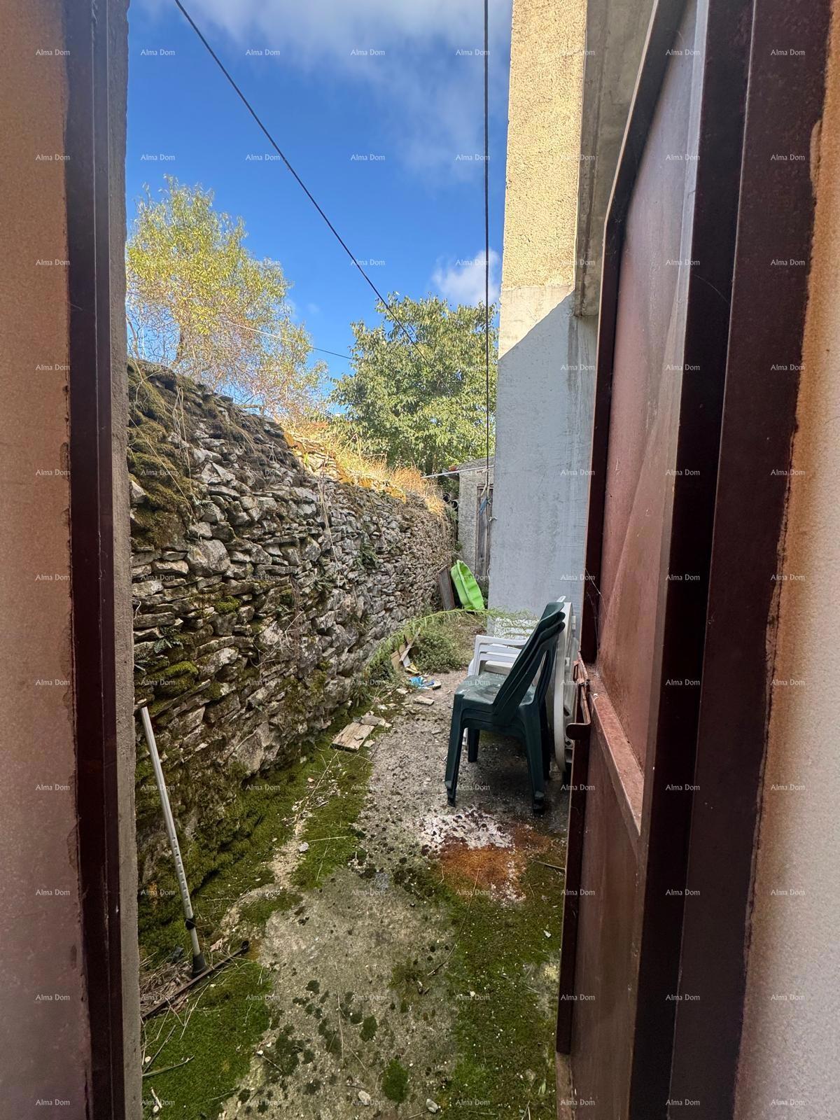 Vendita di una casa in zona centrale con edificio accessorio, Pola!