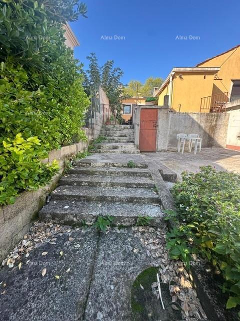 Vendita di una casa in zona centrale con edificio accessorio, Pola!