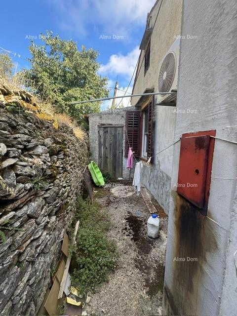 Vendita di una casa in zona centrale con edificio accessorio, Pola!