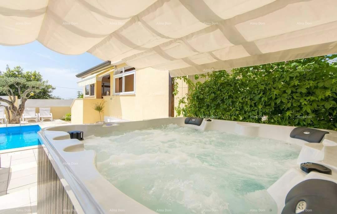 Casa con piscina a Poreč!