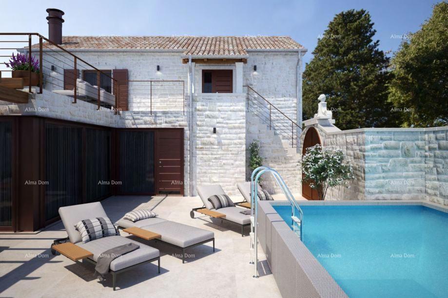 In vendita due vecchie case in pietra, vicino alla città di Poreč.