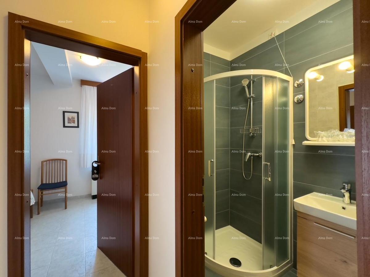 Investimento da sogno: affascinante hotel a Krnica, a 200 m dal mare