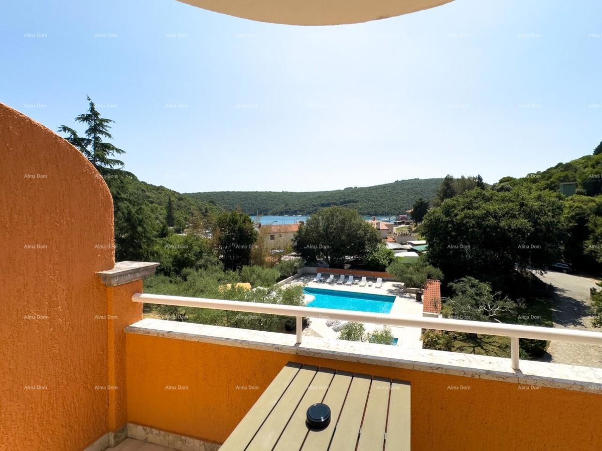 Investimento da sogno: affascinante hotel a Krnica, a 200 m dal mare