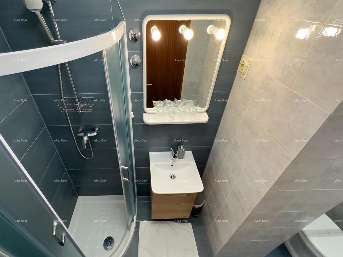 Investimento da sogno: affascinante hotel a Krnica, a 200 m dal mare