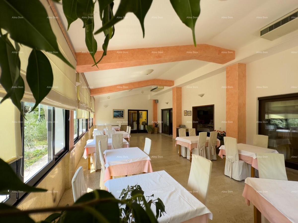 Investimento da sogno: affascinante hotel a Krnica, a 200 m dal mare