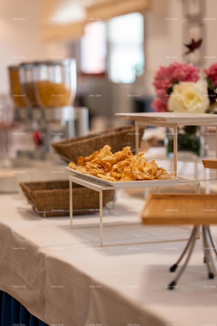 Investimento da sogno: affascinante hotel a Krnica, a 200 m dal mare