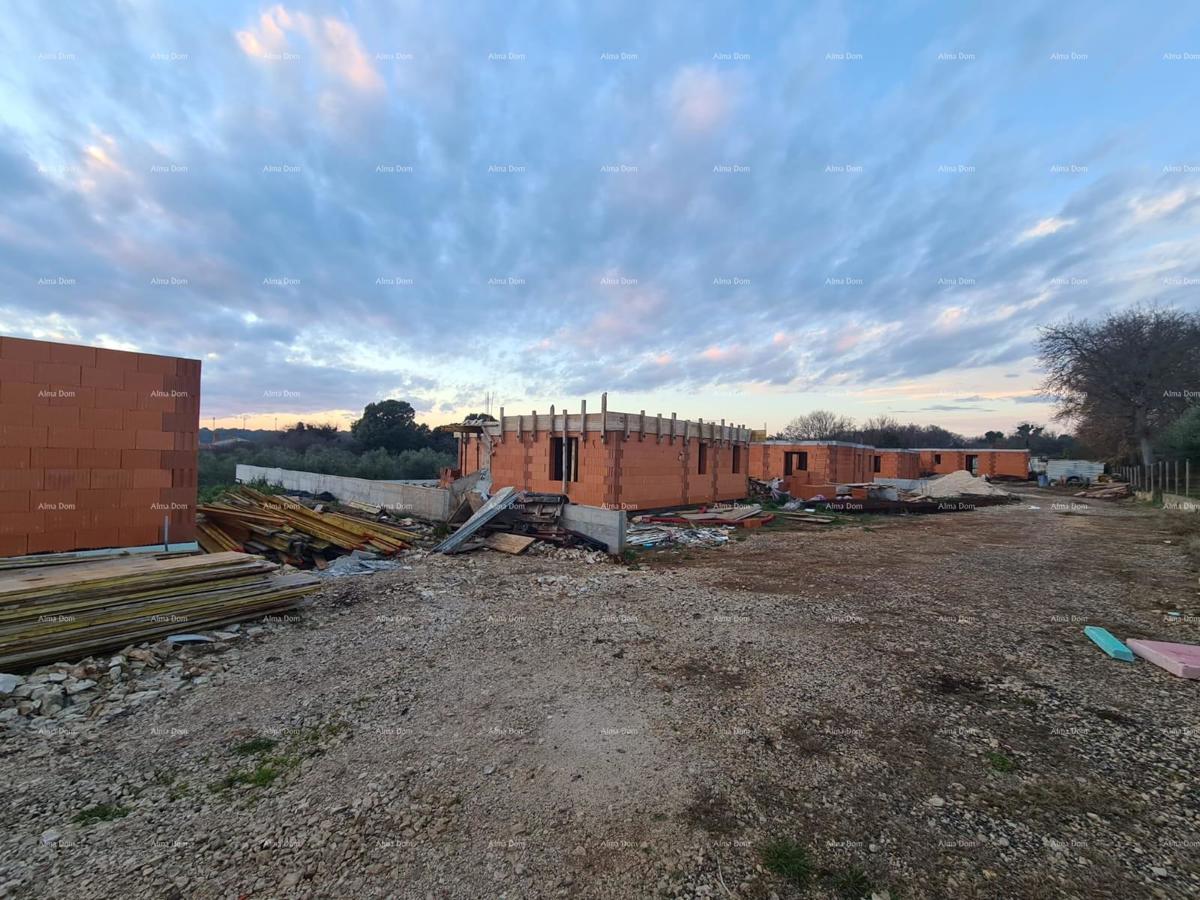 LIŽNJAN! VENDITA DI CASE IN COSTRUZIONE CON PISCINA.