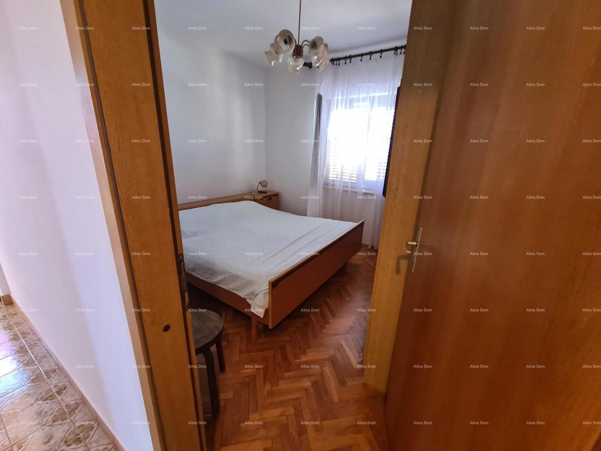 Vendita di una casa con due unità abitative, un edificio accessorio e un garage, Ližnjan!