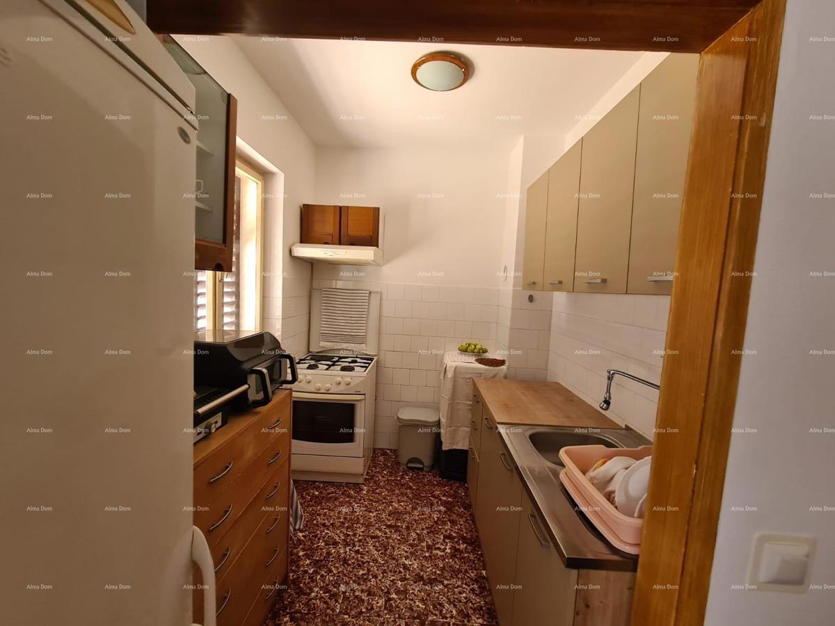 Vendita di una casa con due unità abitative, un edificio accessorio e un garage, Ližnjan!