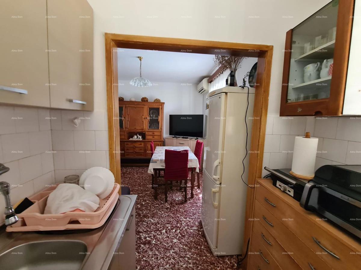 Vendita di una casa con due unità abitative, un edificio accessorio e un garage, Ližnjan!