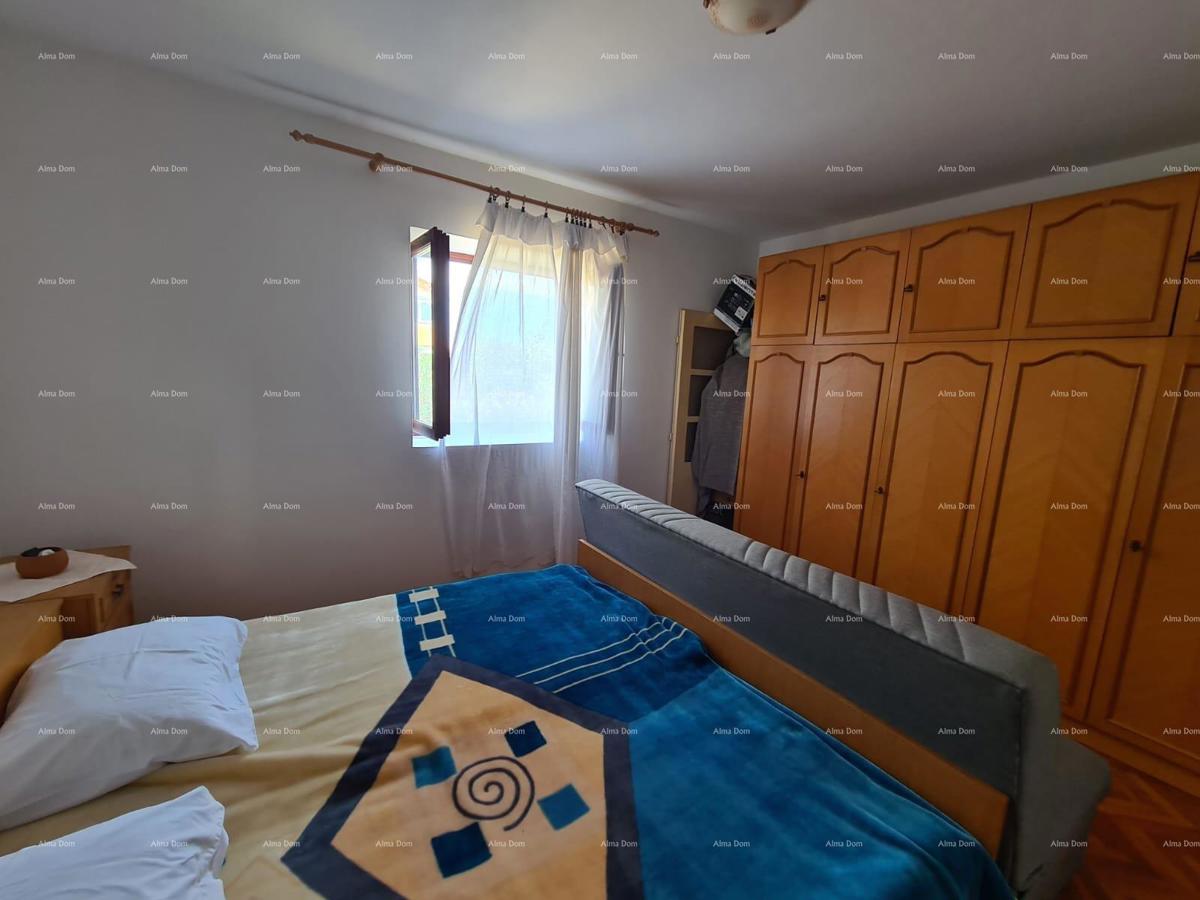 Vendita di una casa con due unità abitative, un edificio accessorio e un garage, Ližnjan!