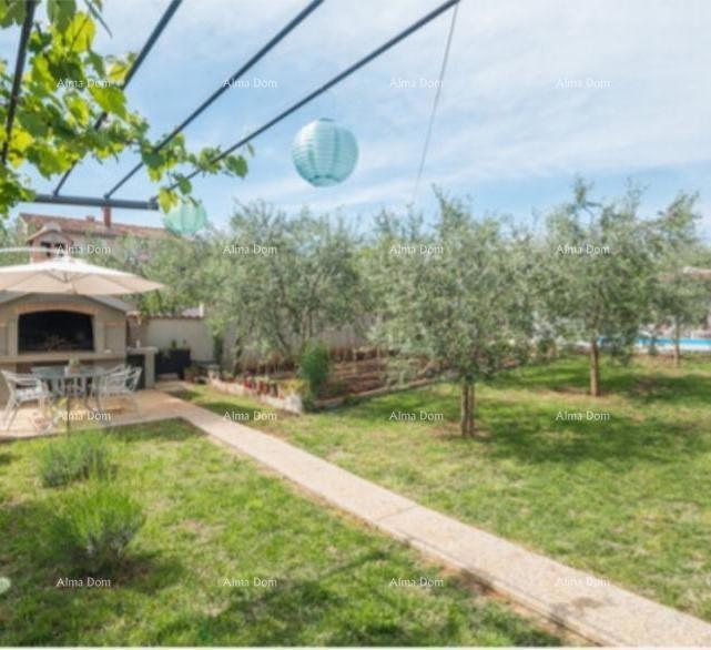 POREČ, Casa indipendente con piscina e 5 unità abitative