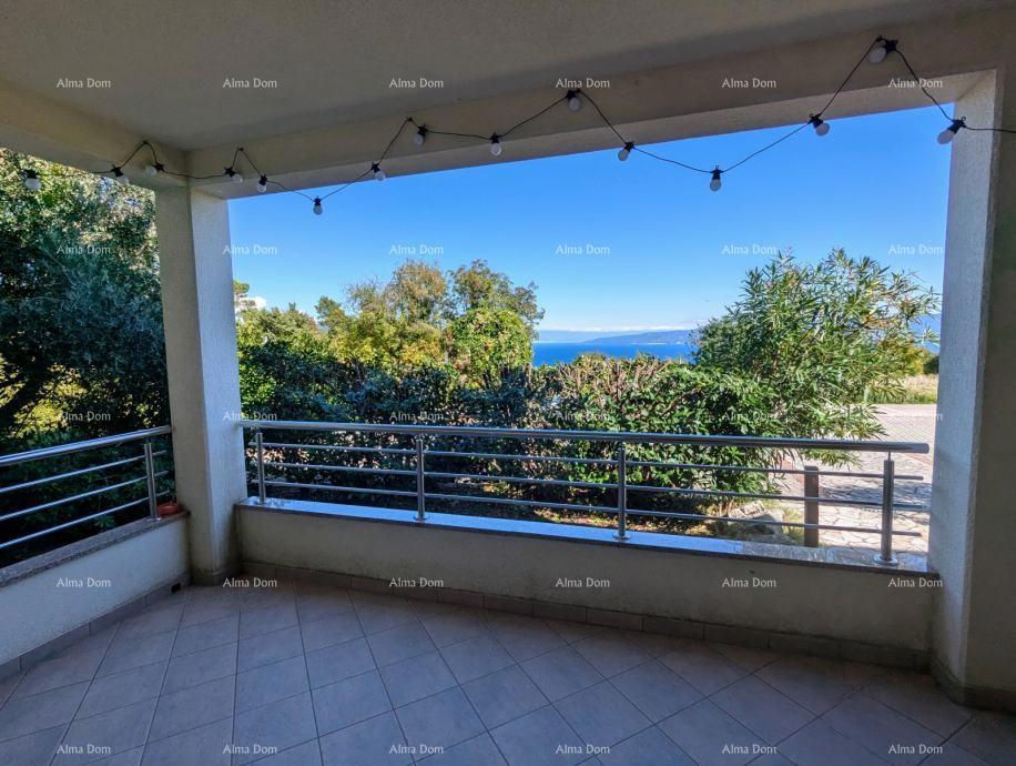 LABIN, Appartamento con vista mare e giardino