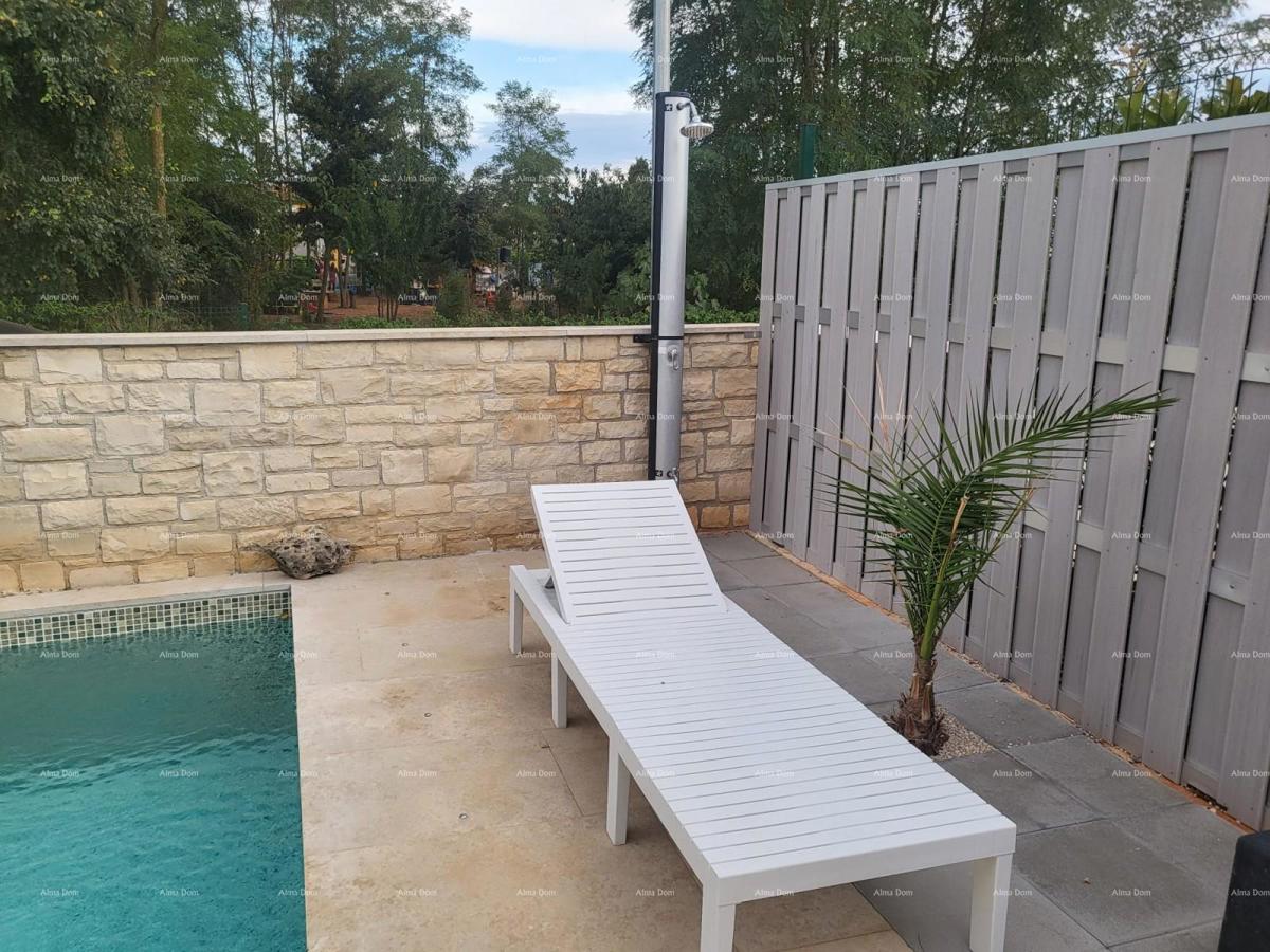 Cittanova, casa a un piano con piscina