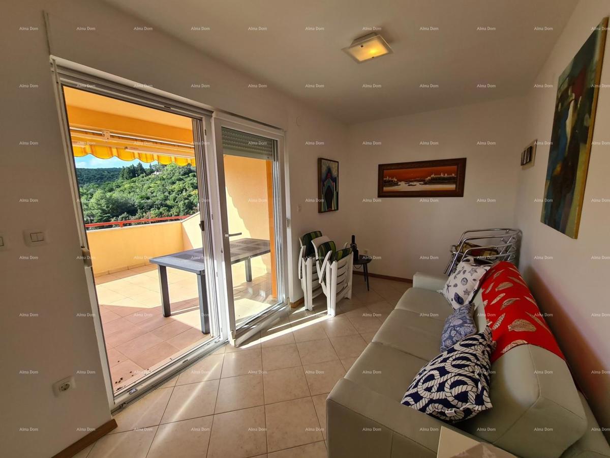 Appartamento con vista aperta sulla baia e sul mare.