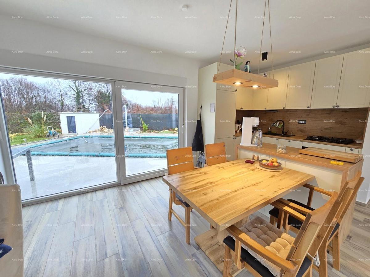 Casa unifamiliare con piscina!