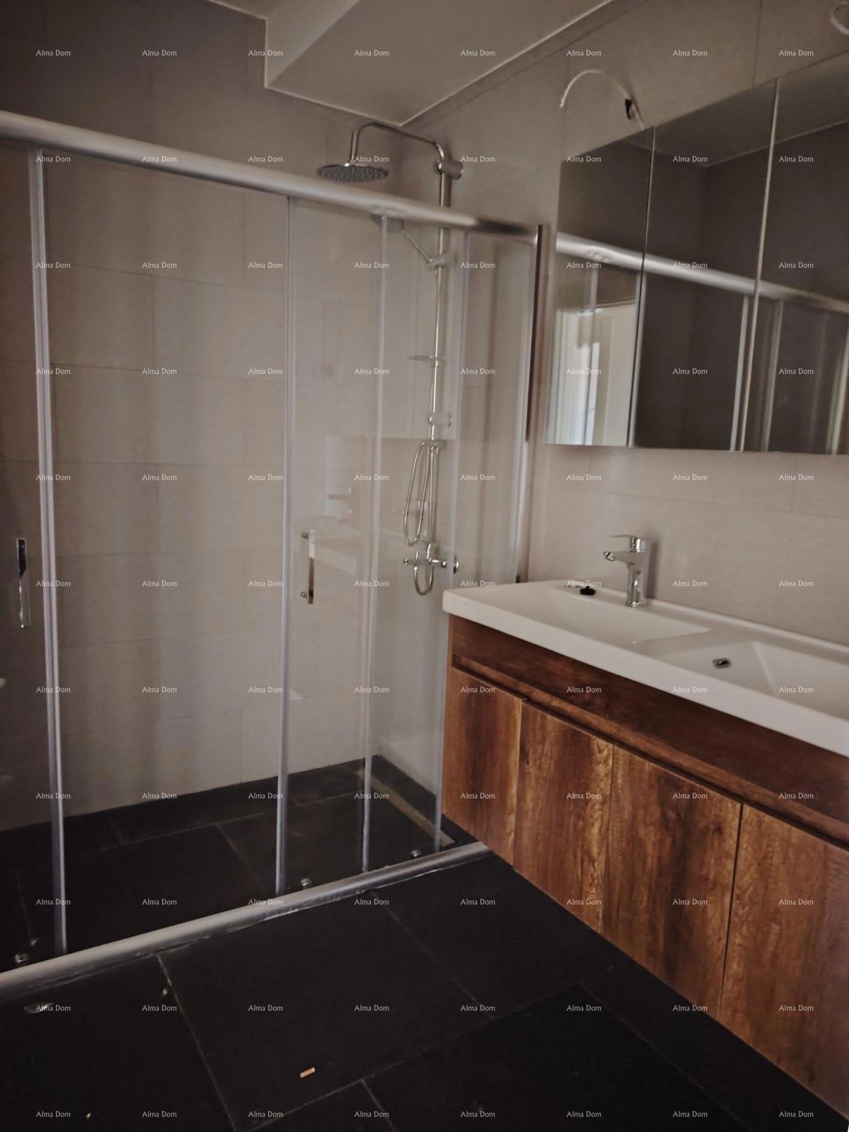 Poreč, Veli Maj, ATTICO CON VISTA PANORAMICA SUL MARE