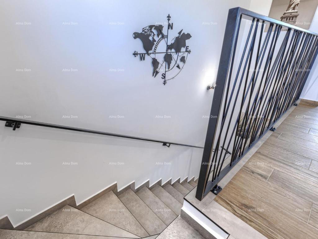 In vendita villa di lusso con piscina in un'oasi verde nei dintorni di Labin