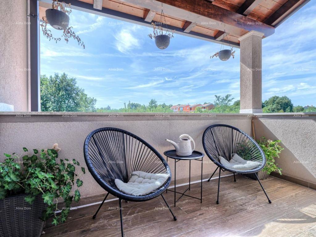 In vendita villa di lusso con piscina in un'oasi verde nei dintorni di Labin