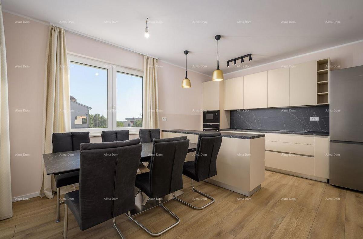 Appartamento in vendita, Parenzo