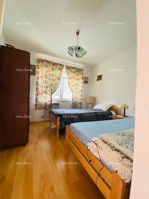 Casa spaziosa a Pola con grande cortile e numerose possibilità