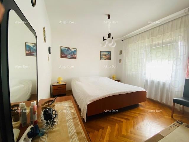 Casa spaziosa a Pola con grande cortile e numerose possibilità