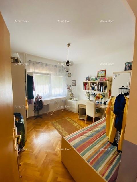 Casa spaziosa a Pola con grande cortile e numerose possibilità