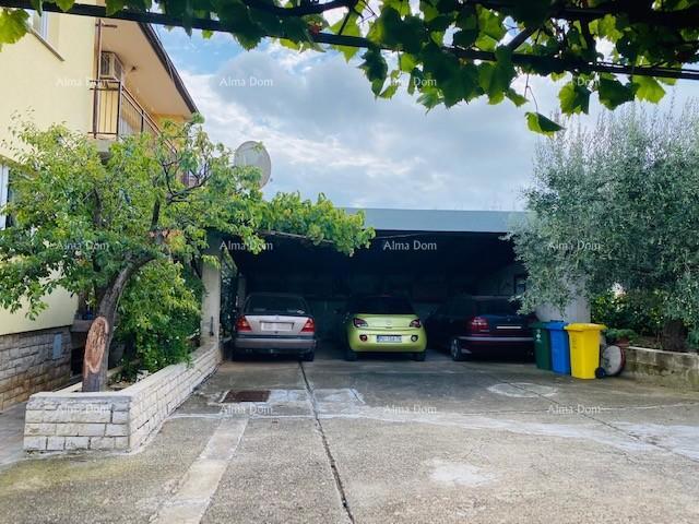 Casa spaziosa a Pola con grande cortile e numerose possibilità