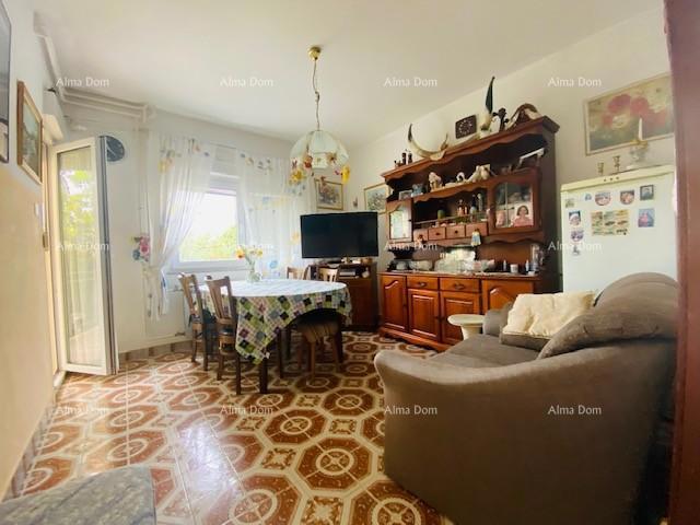 Casa spaziosa a Pola con grande cortile e numerose possibilità