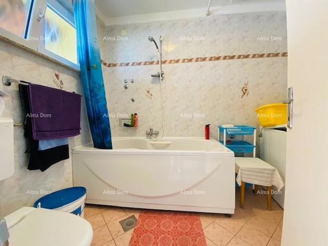 Casa spaziosa a Pola con grande cortile e numerose possibilità