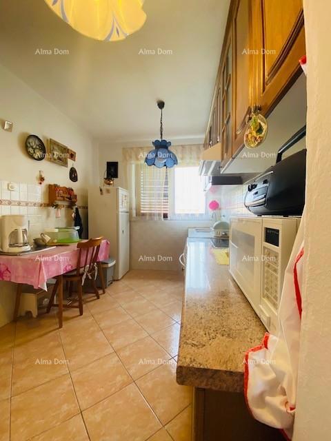 Casa spaziosa a Pola con grande cortile e numerose possibilità