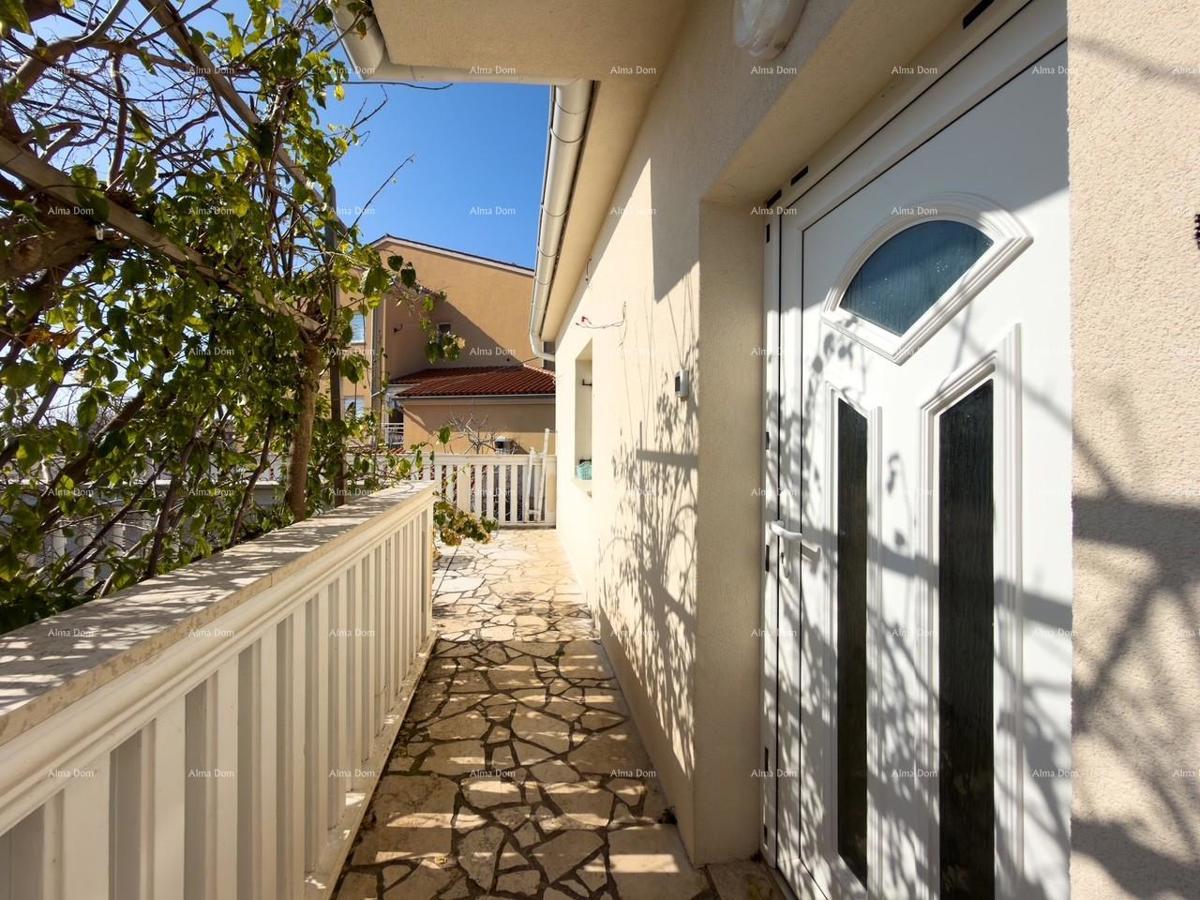 Ližnjan, casa ristrutturata e completamente arredata con garage e cantina