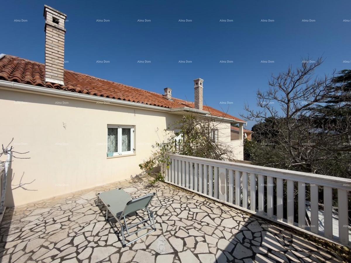 Ližnjan, casa ristrutturata e completamente arredata con garage e cantina