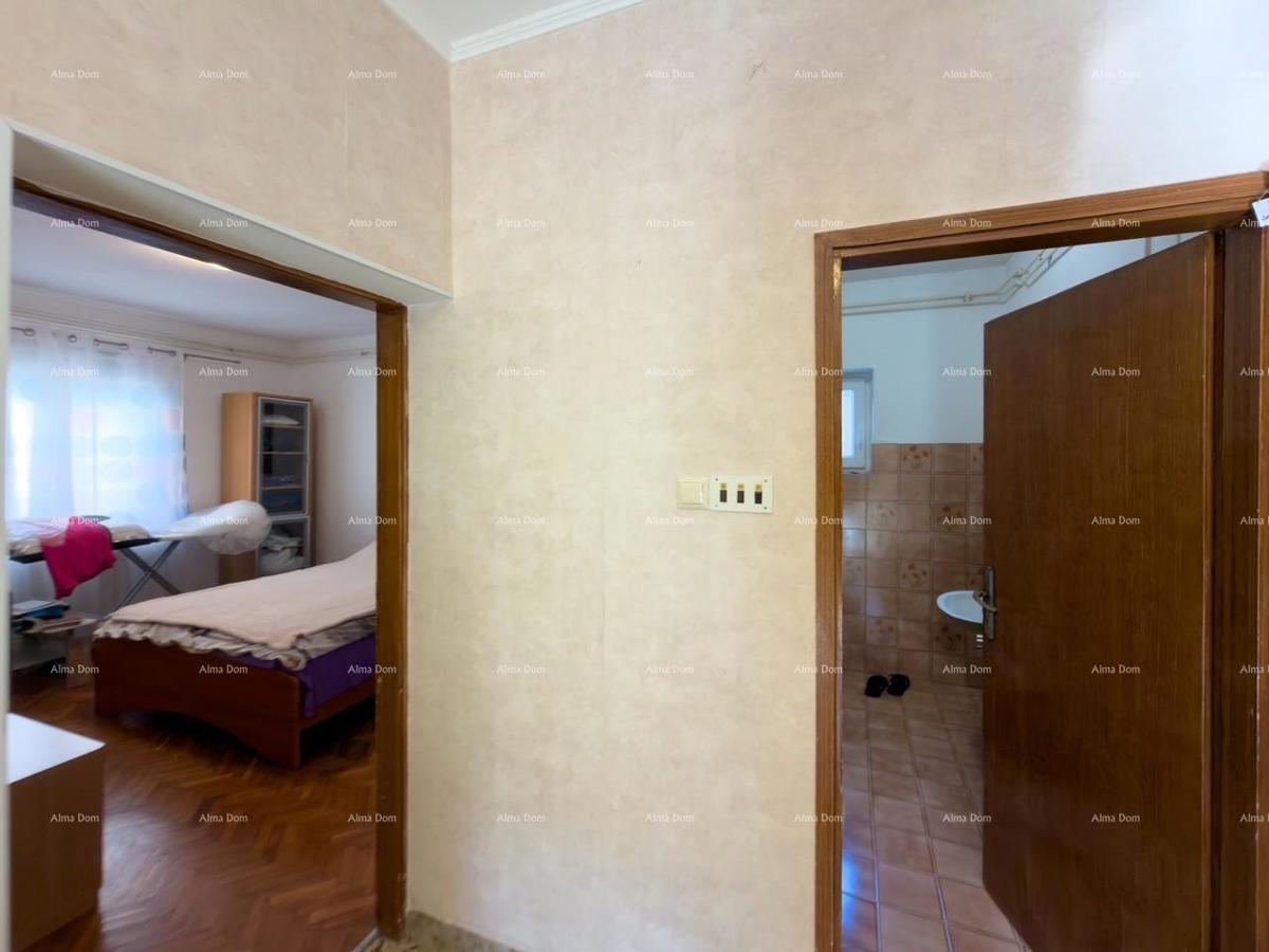 Ližnjan, casa ristrutturata e completamente arredata con garage e cantina