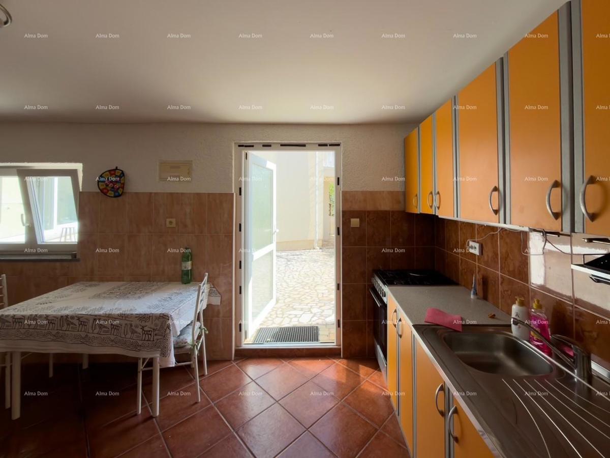 Ližnjan, casa ristrutturata e completamente arredata con garage e cantina