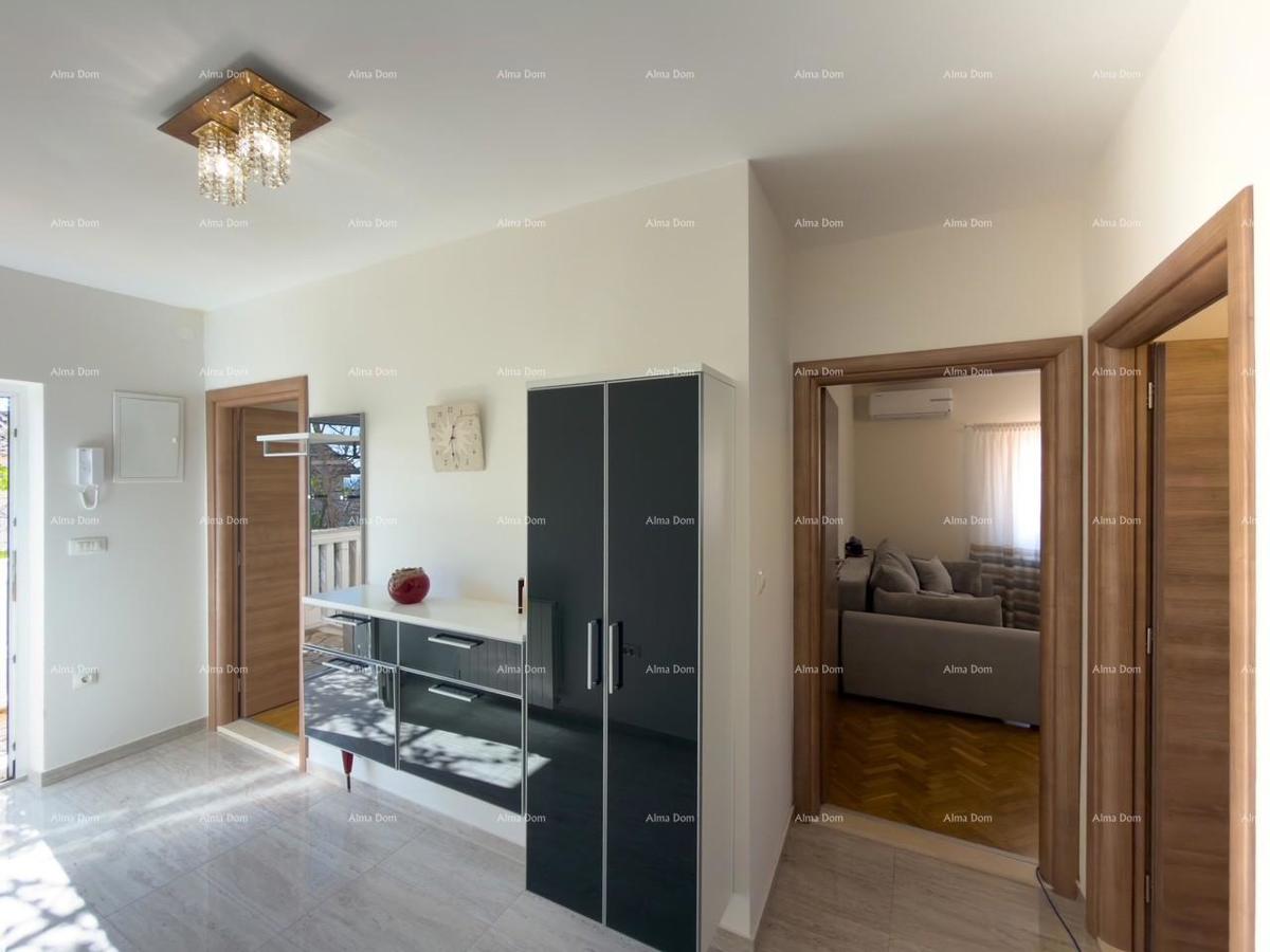 Ližnjan, casa ristrutturata e completamente arredata con garage e cantina