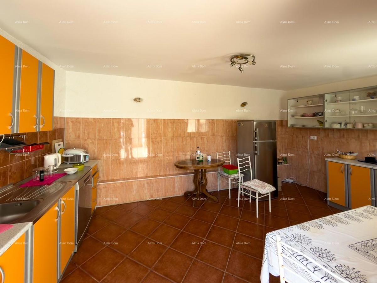 Ližnjan, casa ristrutturata e completamente arredata con garage e cantina