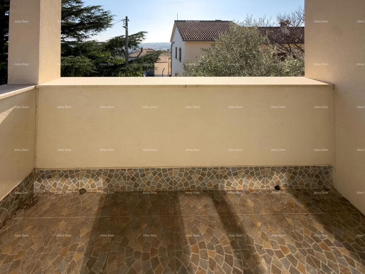 Ližnjan, casa ristrutturata e completamente arredata con garage e cantina