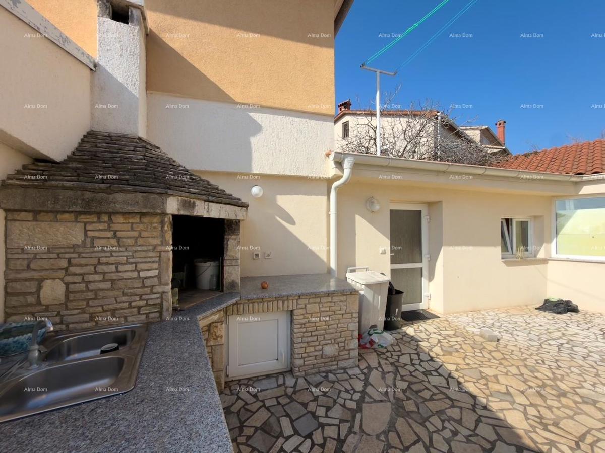 Ližnjan, casa ristrutturata e completamente arredata con garage e cantina