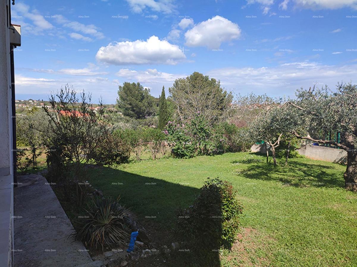 PULA – Škatari, casa unifamiliare con ampio giardino