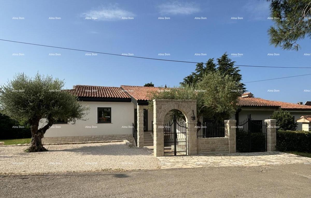 Vendita - Appartamento con vista mare, in ottima posizione, Umago!