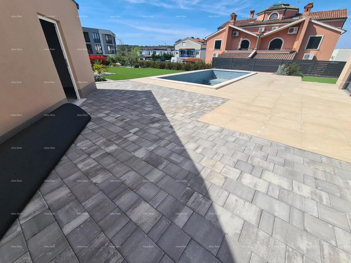 Moderna oasi con piscina e giardino privato a Banjole