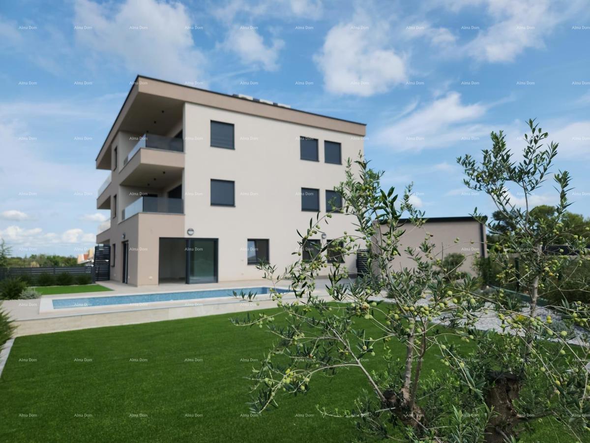 Moderna oasi con piscina e giardino privato a Banjole