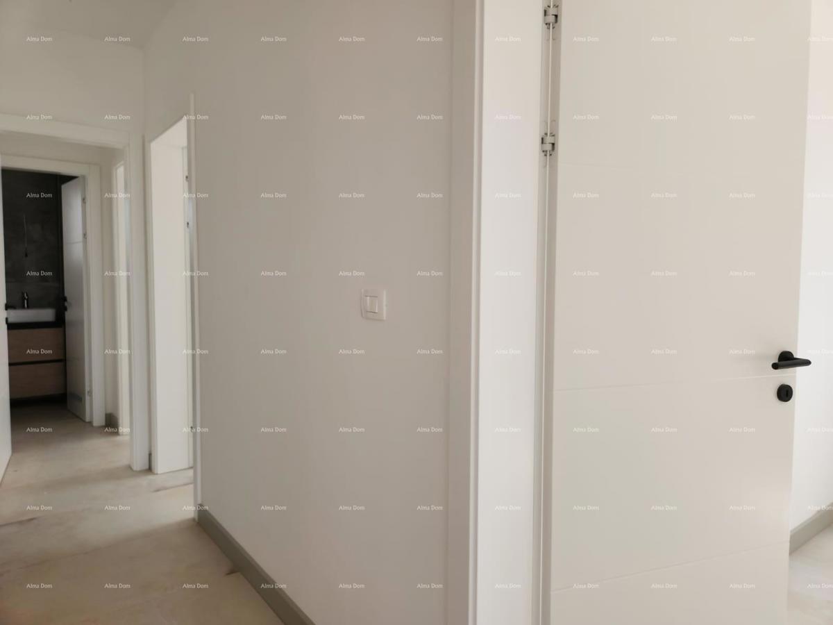 Moderna oasi con piscina e giardino privato a Banjole