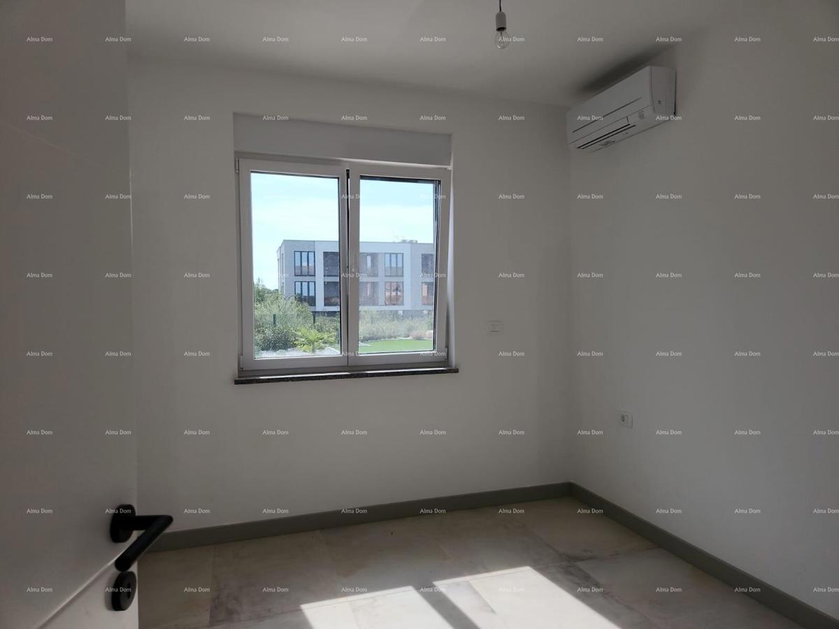 Moderna oasi con piscina e giardino privato a Banjole