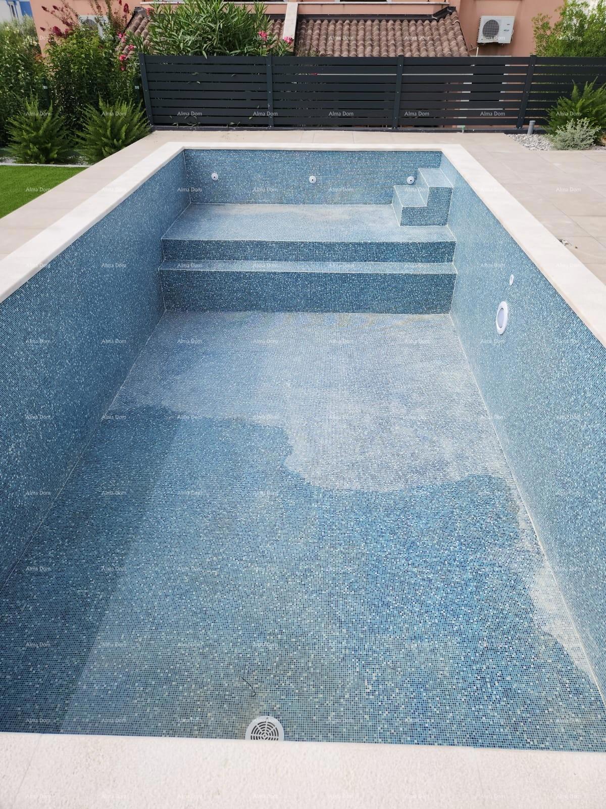 Moderna oasi con piscina e giardino privato a Banjole