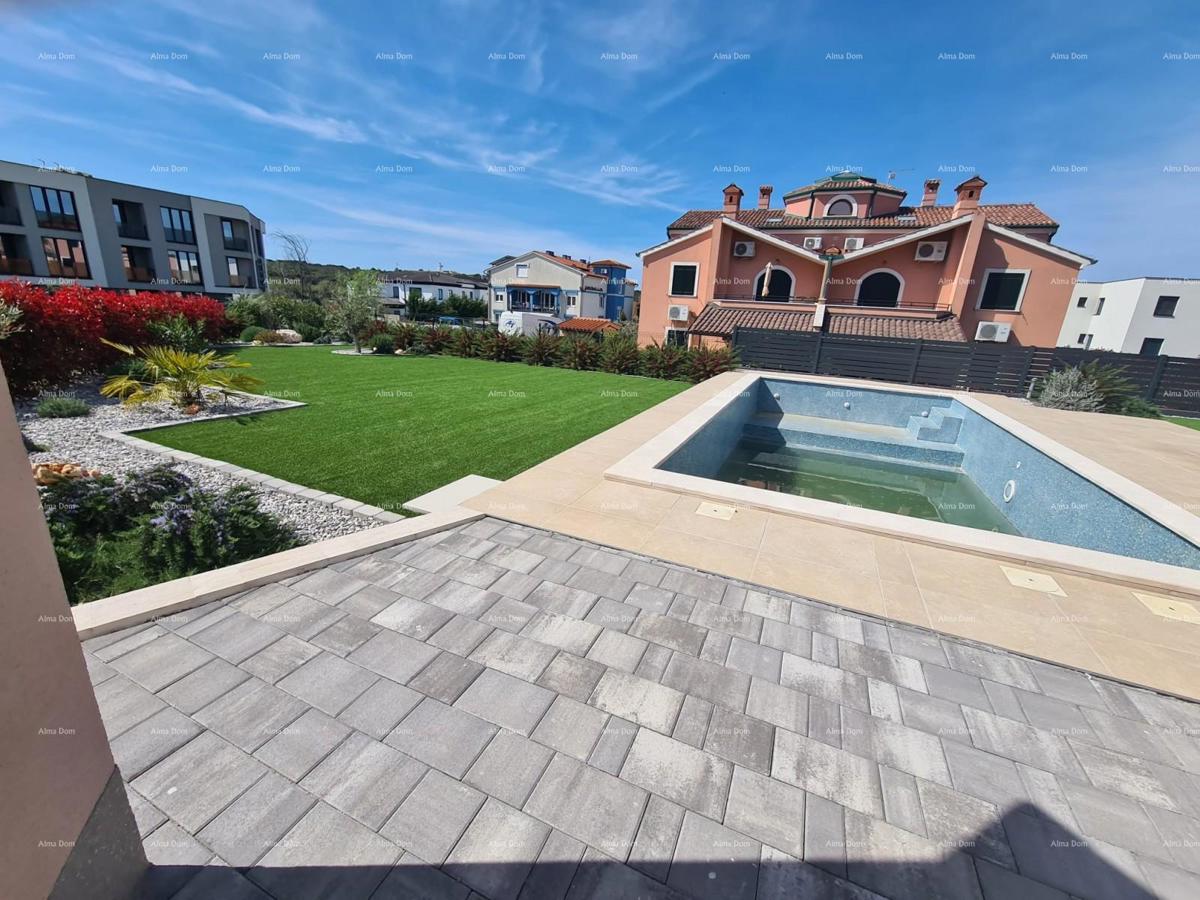 Moderna oasi con piscina e giardino privato a Banjole