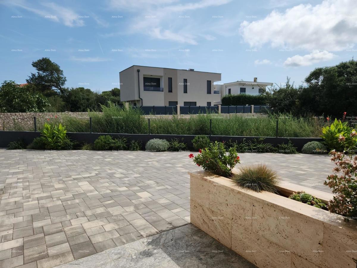 Moderna oasi con piscina e giardino privato a Banjole