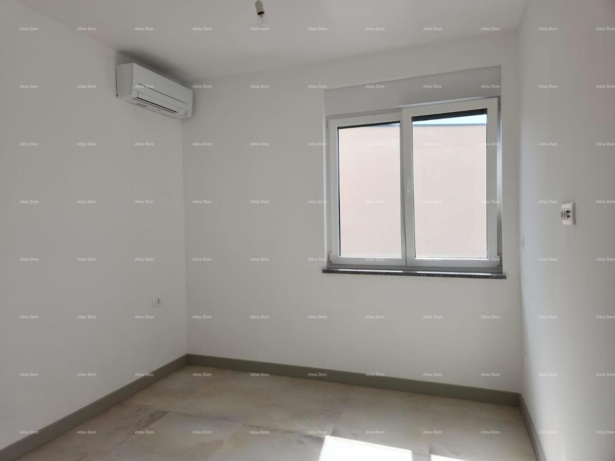 Moderna oasi con piscina e giardino privato a Banjole