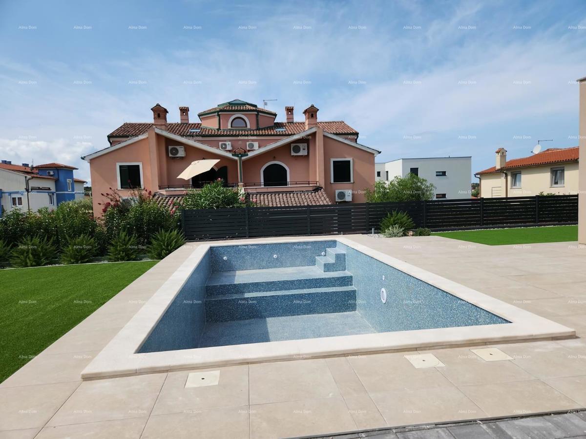 Moderna oasi con piscina e giardino privato a Banjole